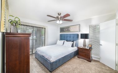 Bedroom at Lincoln on the Green luxury apartment homes in Memphis, TN