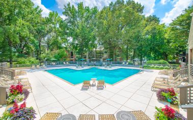 Pool at Lincoln on the Green luxury apartment homes in Memphis, TN