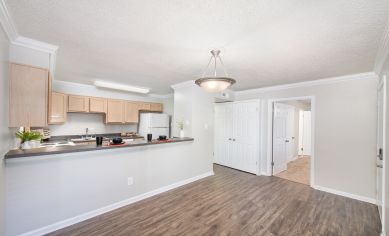 Kitchen and Dining  at MAA Park Estate in Memphis, TN