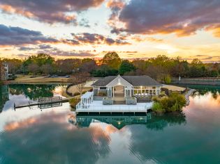 Lake Lounge at Reserve at Dexter Lake luxury apartment homes in Cordova, TN