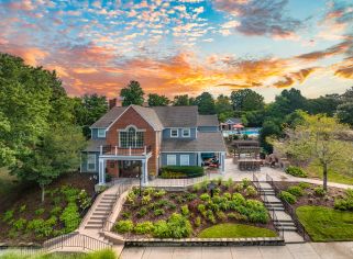 Leasing Exterior at MAA Brentwood in Nashville, TN