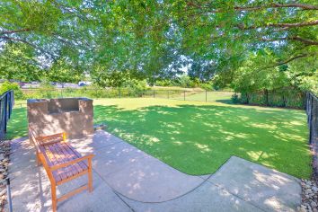 Dog park at MAA Kennesaw Farms luxury apartment homes in Gallatin, TN
