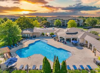 Pool at MAA Kennesaw Farms luxury apartment homes in Gallatin, TN