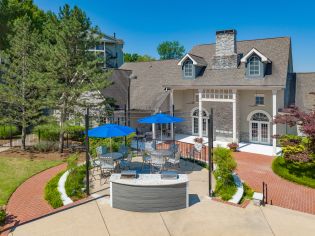 Outdoor Grilling Area at MAA Nashville West Nashville in Nashville, TN