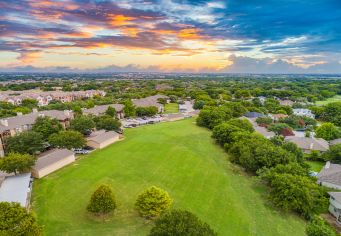 Grounds at MAA Sierra Vista luxury apartment homes in Austin, TX