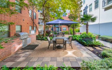 Courtyard at MAA Eastside in Dallas, TX