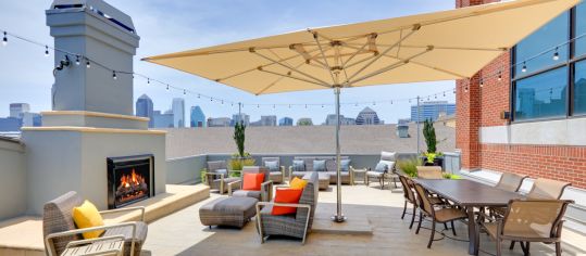 Terrace at MAA Gallery luxury apartment homes in Dallas, TX