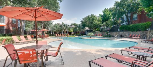 Pool at MAA Grand Courtyards luxury apartment homes in Dallas, TX