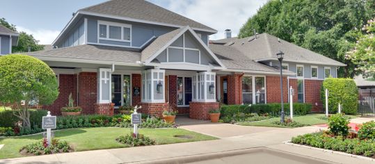 Exterior day at MAA Grand Courtyards luxury apartment homes in Dallas, TX