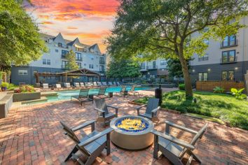 Pool at MAA heights luxury apartment homes in Dallas, TX