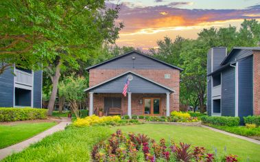 Leasing office at MAA Highlands North luxury apartment homes in Dallas, TX