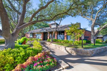 Leasing Center Exterior at MAA Highwood in Dallas, TX