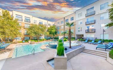 MAA Los Colinas Dallas Apartments