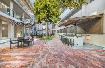 Courtyard at MAA Legacy luxury apartment homes in Plano, TX