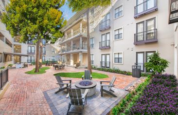 Courtyard at MAA Legacy luxury apartment homes in Plano, TX