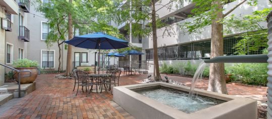 Courtyard at MAA Legacy luxury apartment homes in Dallas, TX