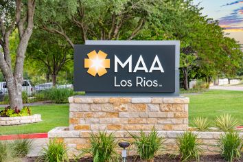 Signage at MAA Los Rios luxury apartment homes in Plano, TX