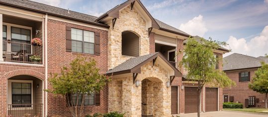 Exterior 2 at MAA Lowes Farm luxury apartment homes in Mansfield, TX