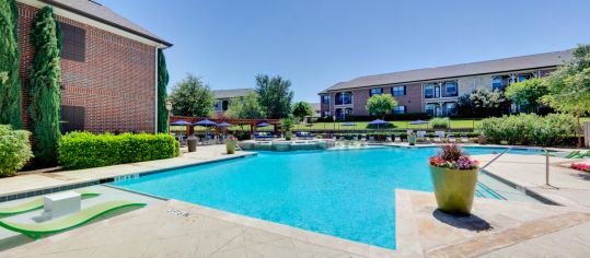 Pool at MAA Lowes Farm luxury apartment homes in Mansfield, TX