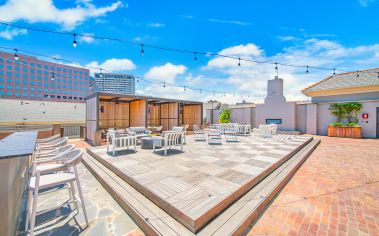 Sky terrace at MAA McKinney Ave luxury apartment homes in Dallas, TX