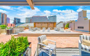 Sky terrace at MAA McKinney Ave luxury apartment homes in Dallas, TX