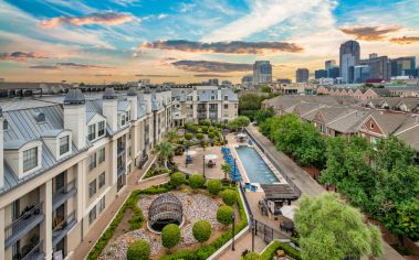 Pool and Courtyard Area at MAA Meridian in Dallas, TX