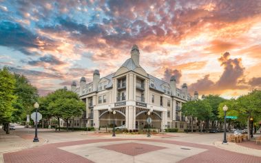 Exterior Shot at MAA Meridian in Dallas, TX