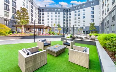 Courtyard at MAA Worthington luxury apartment homes in Dallas, TX