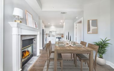 Dining area at MAA Worthington luxury apartment homes in Dallas, TX