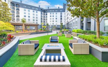 Courtyard at MAA Worthington luxury apartment homes in Dallas, TX