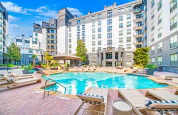Pool at MAA Worthington luxury apartment homes in Dallas, TX
