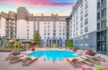 Pool at MAA Worthington luxury apartment homes in Dallas, TX