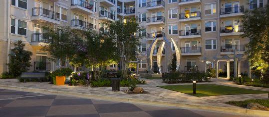 Evening Green Space at MAA Afton Oaks luxury apartment homes in Houston, TX