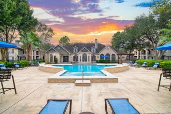 Pool at Park Place Houston luxury apartment homes in Houston, TX