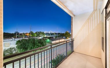 Model Balcony Evening MAA Greater Heights Houston Texas Apartments