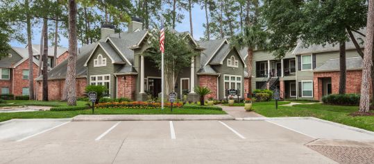 Leasing Office at MAA Greenwood Forest luxury apartment homes in Houston, TX