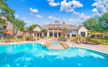 Pool at MAA Woodwind luxury apartment homes in Houston, TX