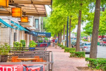 Restaurant and retail at Post Midtown Square luxury apartment homes in Houston, TX