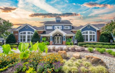 Leasing Center at MAA Adalay Bay in Chesapeake, VA