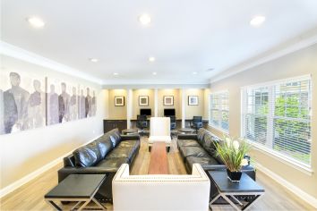 Business center at MAA Seasons luxury apartment homes in Fredericksburg, VA