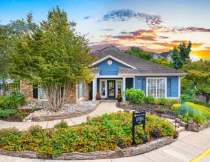 Leasing exterior at MAA Centreville luxury apartment homes in Centreville, VA