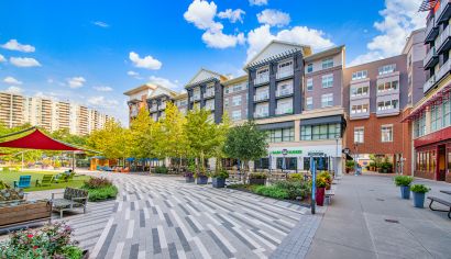 Courtyard at MAA National Landing luxury apartment homes in Washington, DC