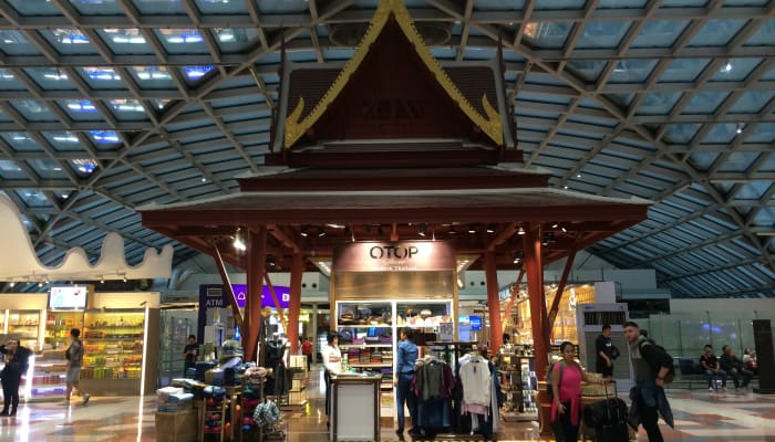バンコク スワンナプーム国際空港のショッピング グルメスポットと市内アクセス情報