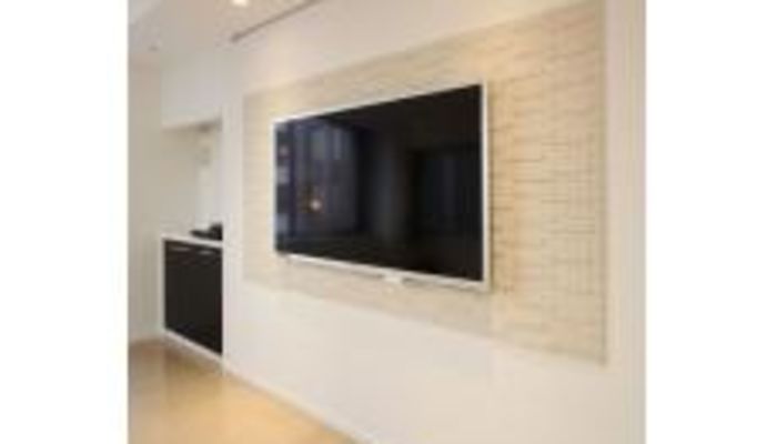 壁掛けテレビをdiyで おすすめの配線方法や高さの選び方とは