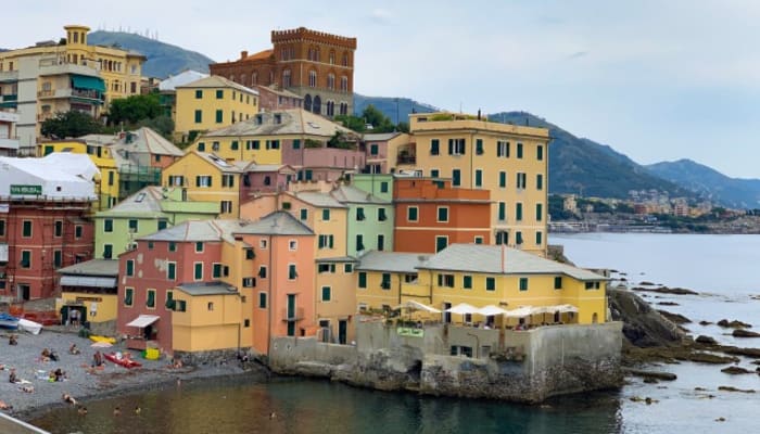 イタリア最大の港町ジェノバ観光情報 魅力まとめ あの名物グルメを堪能せよ