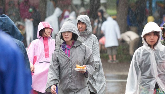 野外ライブ フェスの雨対策おすすめ便利アイテム 荷物や靴はどうする