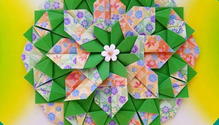 折り紙 花 難しい 折り紙1枚で花が作れる 立体的で可愛い ダリア の折り方 作り方