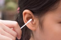 耳の奥が痛い ズキズキする痛みの原因と簡単な対処法をご紹介