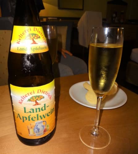 フランクフルトの地酒 アプフェルヴァイン(リンゴのワイン)