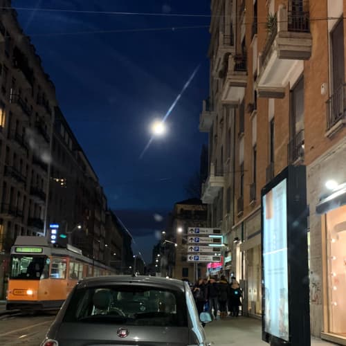 コルソポルタロマーナ通り ミラノの夜景